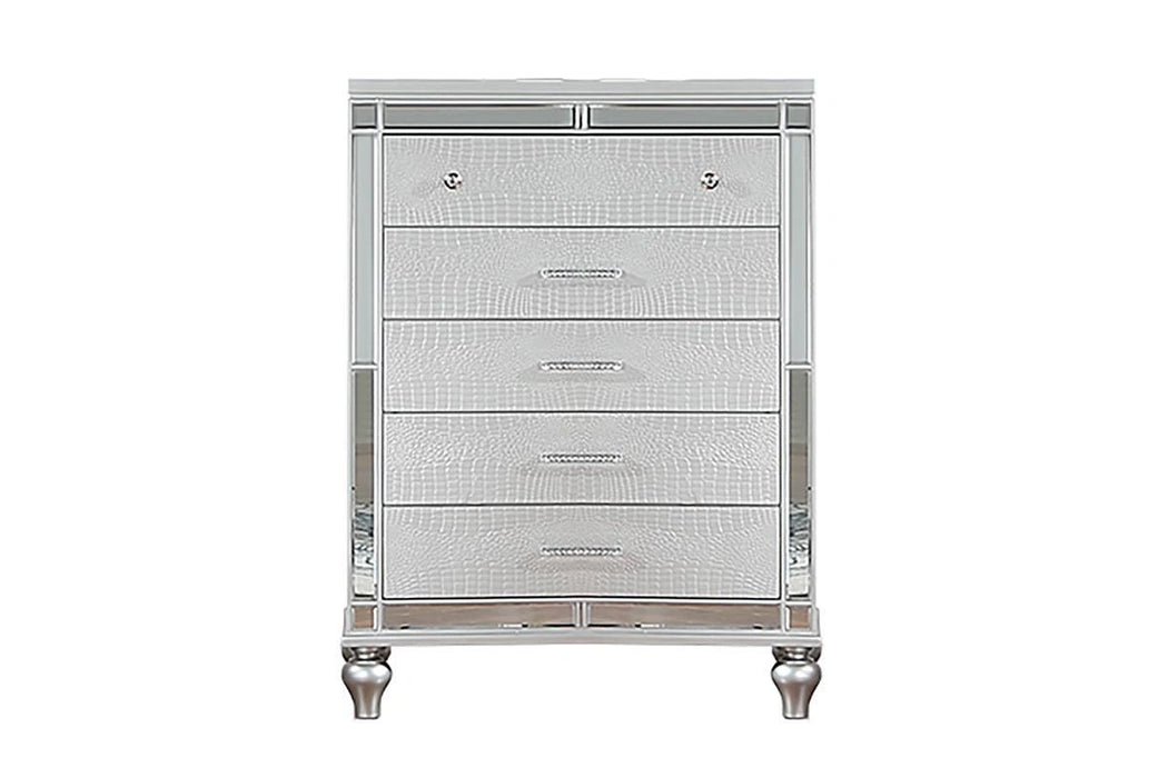 Hothan Chest in Silver